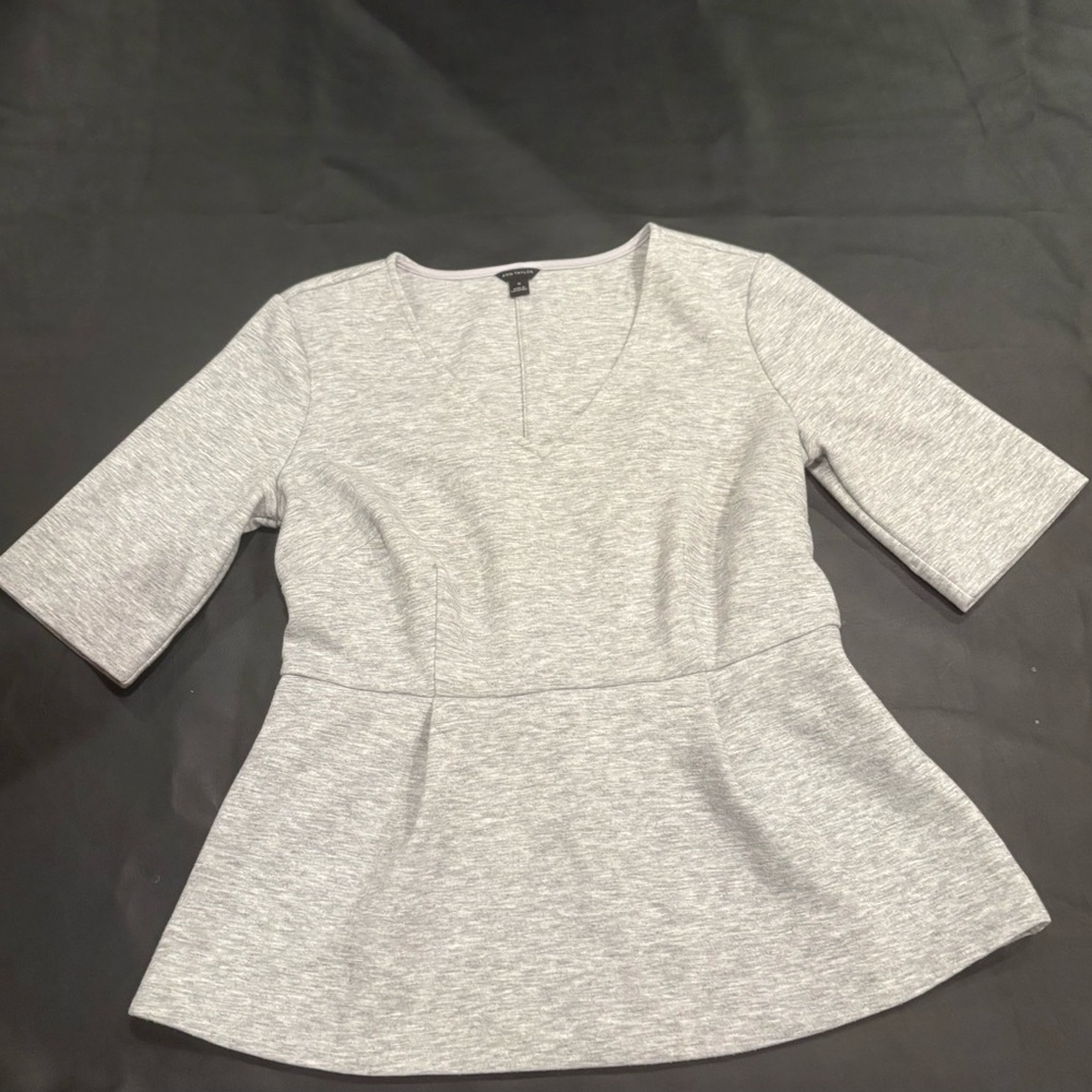 Ann Taylor women’s gray peplum top size medium